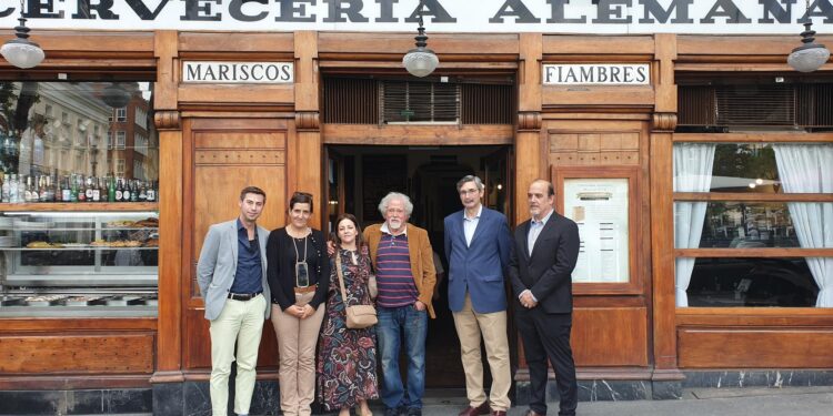 Se cumplen cien años desde el desembarco de Ernest Hemingway en Vigo