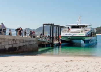 Mar de Ons organiza viajes a cuatro islas de las Rías Baixas con motivo del Día das Letras Galegas