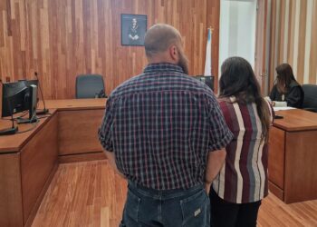 Los padres de Vigo que decidieron educar a sus hijas ‘online’: “Queremos lo mejor para ellas”