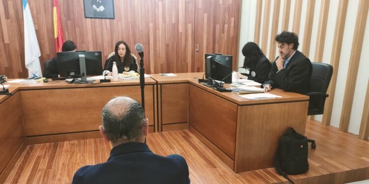 El acusado de revelar datos de una empresa de Redondela atribuye la denuncia a una “pataleta” de su exjefe