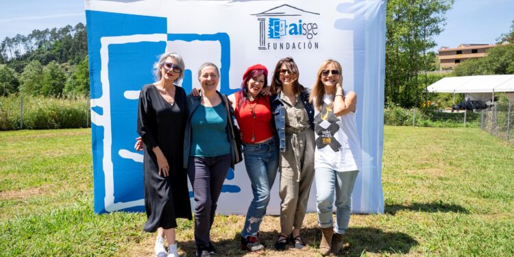 Cans reúne 25 anos despois ás protagonistas ‘Mareas Vivas’ e celebra a súa apertura oficial
