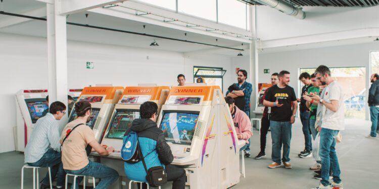 El Ifevi se llena de juegos arcade, series japonesas, cosplayers internacionales y streamers como Elesky