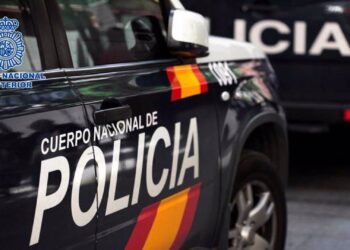Tres detenidos en Tui por disparar y apuñalar a un joven de 27 años en Ribeira