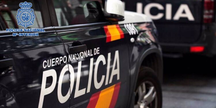 Tres detenidos en Tui por disparar y apuñalar a un joven de 27 años en Ribeira