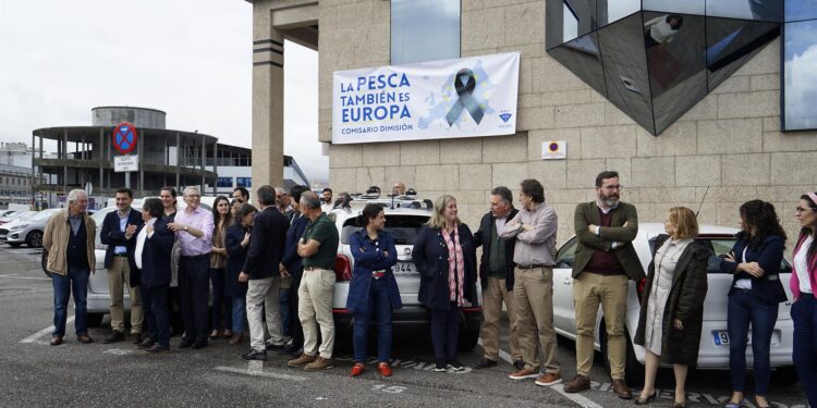 Los armadores de Vigo piden la dimisión del comisario de Pesca en una jornada de protestas en el sector