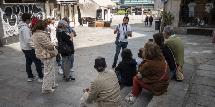 Unha nova ruta por Vigo repasa a fonda relación da cidade coas letras galegas