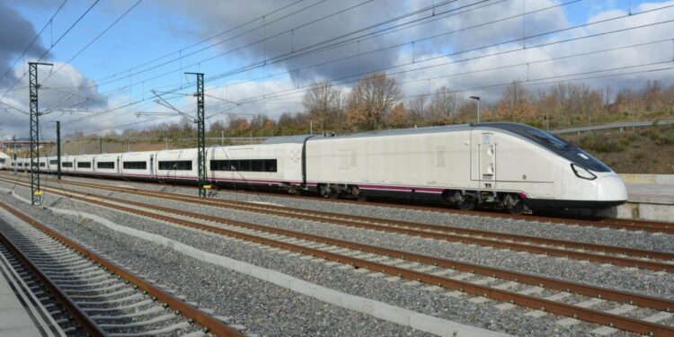 Talgo anuncia que los trenes Avril podrán circular en servicio comercial desde noviembre