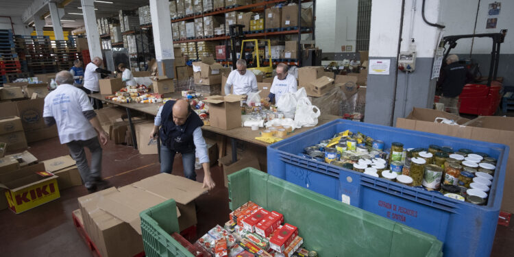 El Banco de Alimentos de Vigo necesita voluntarios para su primera Operación Kilo Primavera