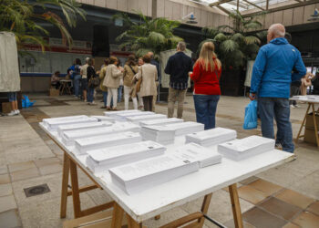 La participación en las elecciones municipales baja 1,15 puntos en Vigo a las 18.00 horas