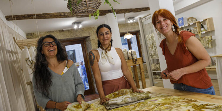 Las flores de Greta prenden en el corazón de Vigo