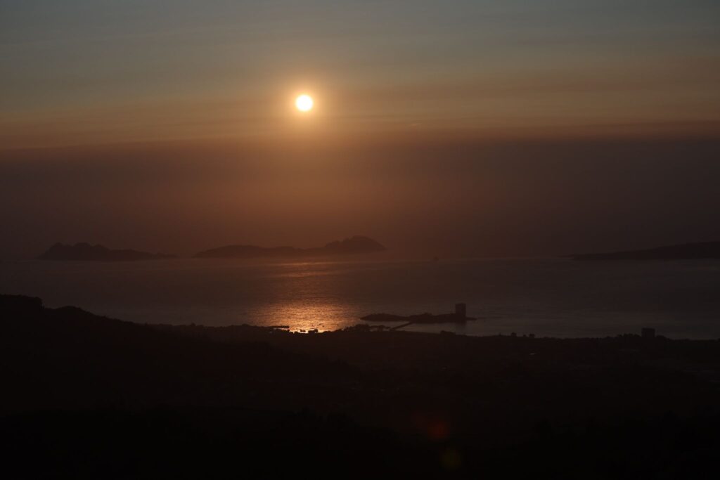 Humo procedente de los graves incendios de Canadá llega a Galicia