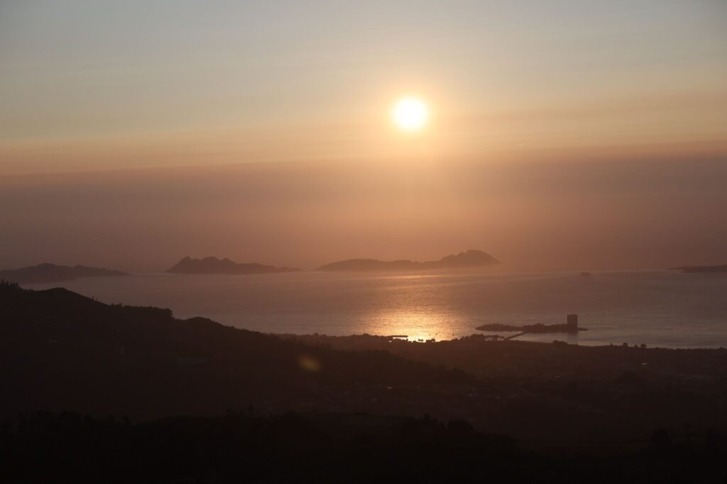 Humo procedente de los graves incendios de Canadá llega a Galicia