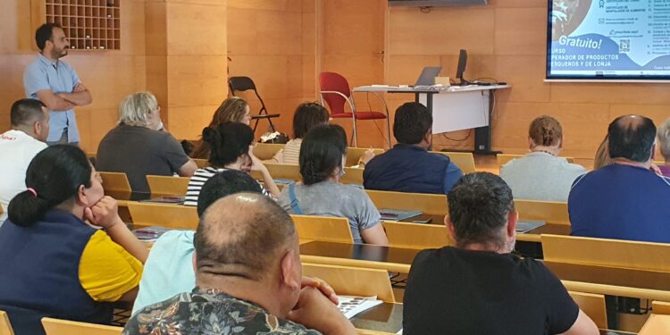 La Autoridad Portuaria de Vigo inicia el curso para afrontar la transformación digital en el sector pesquero