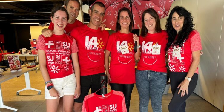 Cientos de personas caminan de Vigo a Pontevedra con Frangil y contra la leucemia