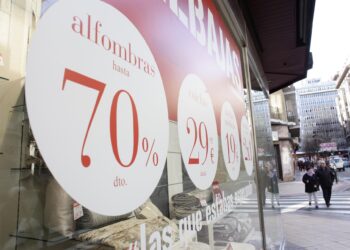 El comercio local de Vigo recibe «con ilusión» las rebajas y pide regular los periodos de descuentos