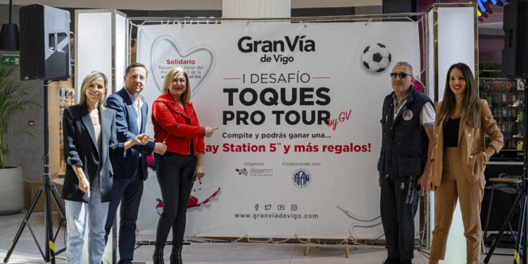 Una Play Station para quien dé más toques a un balón en el Centro Comercial Gran Vía de Vigo