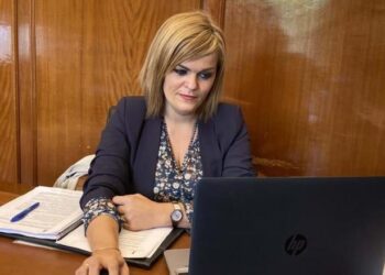 PSOE, BNG y AER acuerdan investir a la socialista Rivas en Redondela y buscar un tripartito progresista
