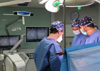Vithas Vigo mejora la precisión de sus cirugías mínimamente invasivas de columna vertebral con neuronavegación 3D