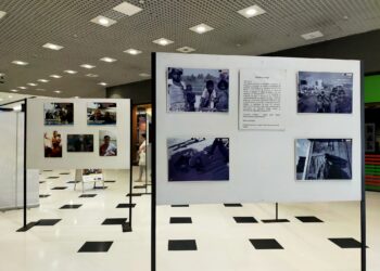 Vialia Vigo acoge una exposición fotográfica de cooperación a la infancia de Tierra de Hombres