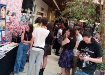 Los amantes del manga calientan motores en Vigo con el mercadillo de Zenryoku