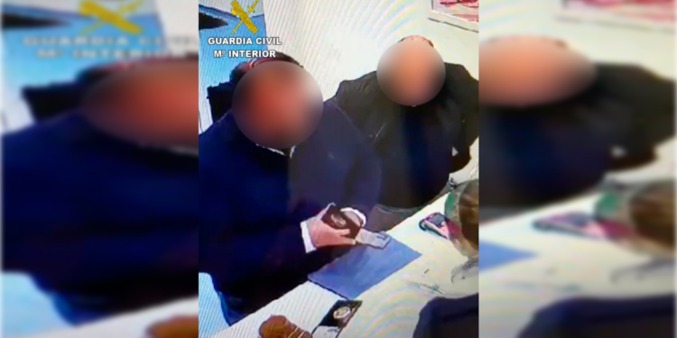 Cazan a tres vigueses haciéndose pasar por policías españoles en Portugal para robar unas joyas