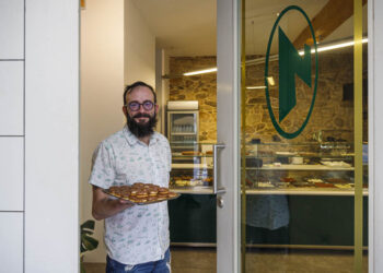 La histórica Pastelería Navaza ya endulza el Casco Vello de Vigo