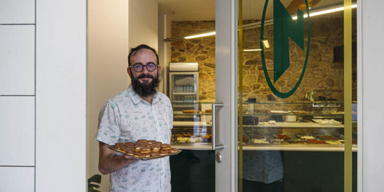 La histórica Pastelería Navaza ya endulza el Casco Vello de Vigo