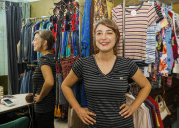 Rayo Verde completa la ruta de la ropa vintage en el centro de Vigo