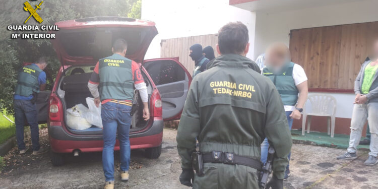 Así fue la detención del segundo ladrón de cajeros en Cangas, Pazos y Barro; y así los reventaban