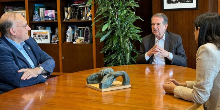 Reigosa y Caballero se reúnen para abordar la cesión del edificio Siemens de la ETEA