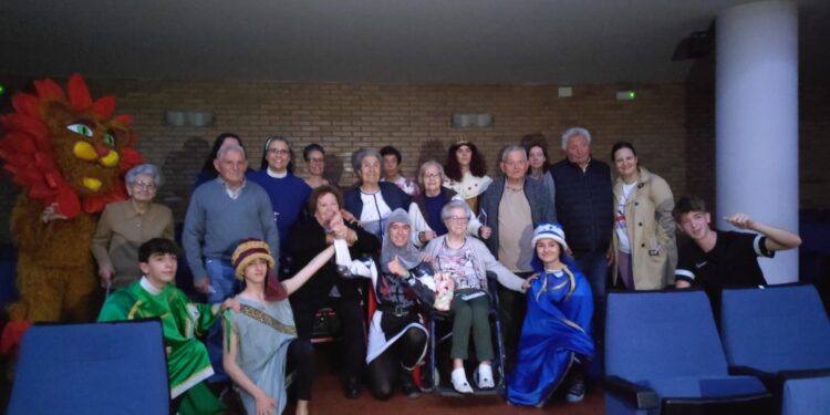 El teatro une a jóvenes y ancianos de Vigo: “No todo va a ser aprender matemáticas”