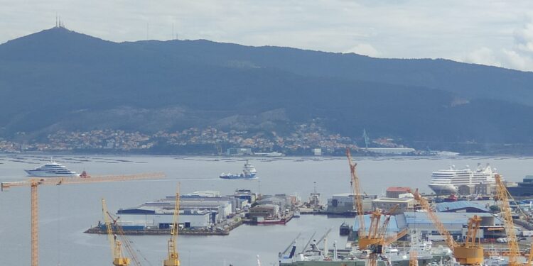 El buque ‘Ártabro’ atraca en Vigo tras finalizar su misión de inspeccionar el ‘Villa de Pitanxo’