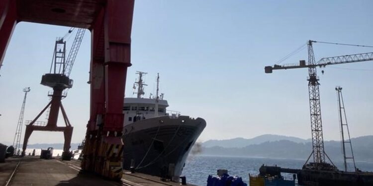 Astilleros San Enrique de Vigo retoma la reparación naval con el mantenimiento de un arrastrero congelador