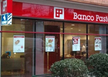 Juicio contra el exdirector de una sucursal de Vigo acusado de estafar más de 740.000 euros al banco