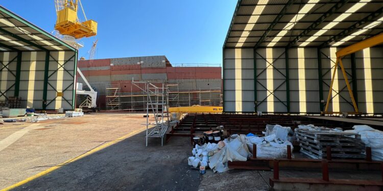 El juzgado estima parcialmente la demanda por despido del exdirectivo de Barreras William Campbell