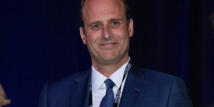 El técnico Carlos Botana, un ‘hombre de la casa’, nuevo presidente del Puerto de Vigo