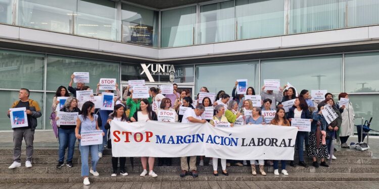 Personal de centros sociocomunitarios de la Xunta denuncia en Vigo su situación de “marginación”