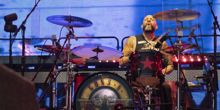 Caballero presume del “excepcional” concierto de Guns N’ Roses en Balaídos pero rehúsa hablar de la demanda y del césped