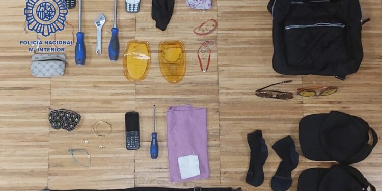 Tres detenidas en Vigo como miembros de un grupo criminal especializado en robos en viviendas