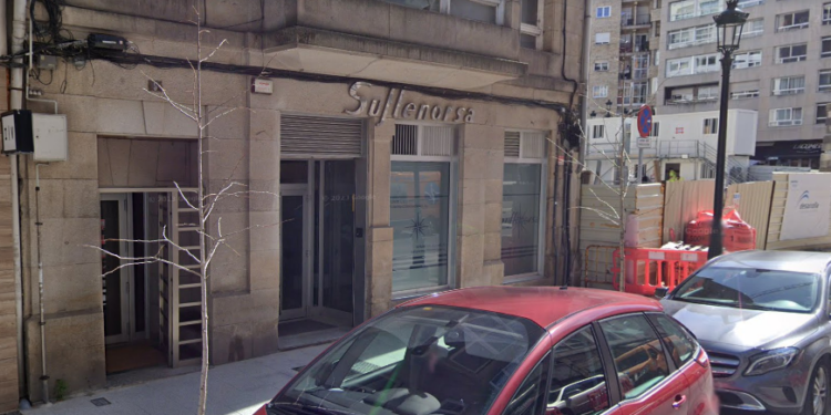 El Concello monitoriza el estado del edificio desalojado y apuntalado en Vigo “por precaución”
