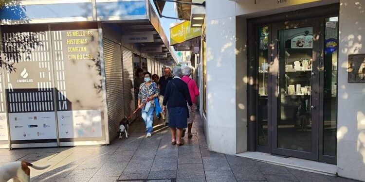 Quejas por el sorprendente «castigo cara á parede» de la Feira do Libro de Vigo: «Vergoña e tristura»