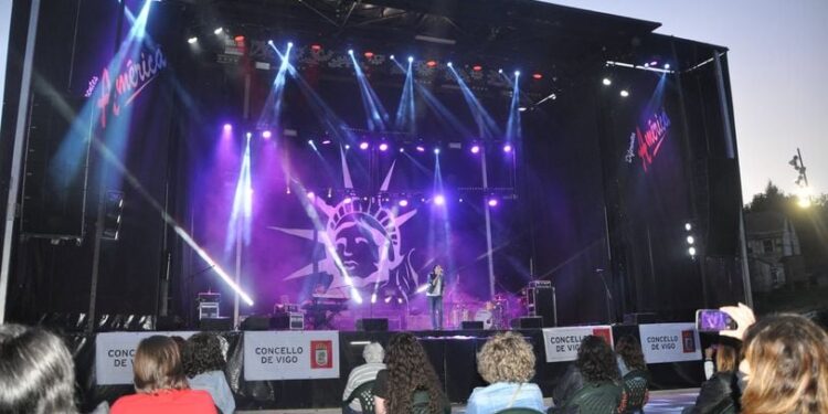 Candeán celebra sus fiestas de verano con tres noches de verbenas y orquestas