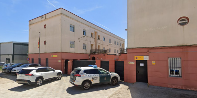 Un detenido y un registro en una vivienda por un intento de robo en un cajero de Cangas