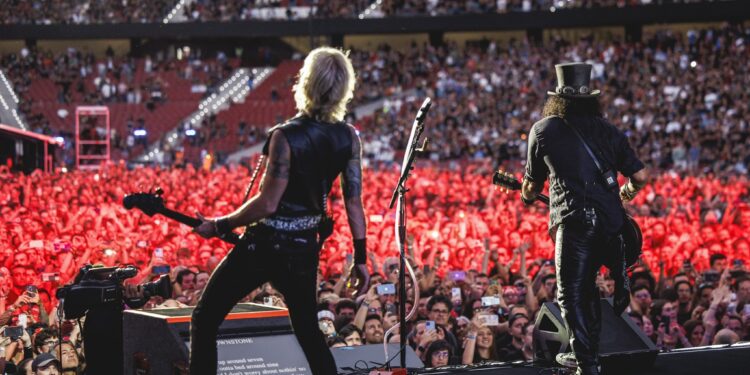 El cartel más vigués para un concierto histórico: Guns N’ Roses cabalgará sobre Balaídos