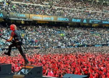 Guns N’ Roses eleva el rock and roll al cielo de Balaídos