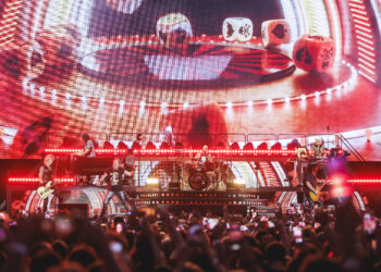 Guns N’ Roses eleva el rock and roll al cielo de Balaídos