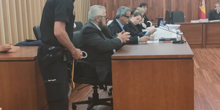 El acusado de asesinar a su mujer en Gondomar alega no recordar nada: «Yo no estaba vivo, yo estaba muerto»