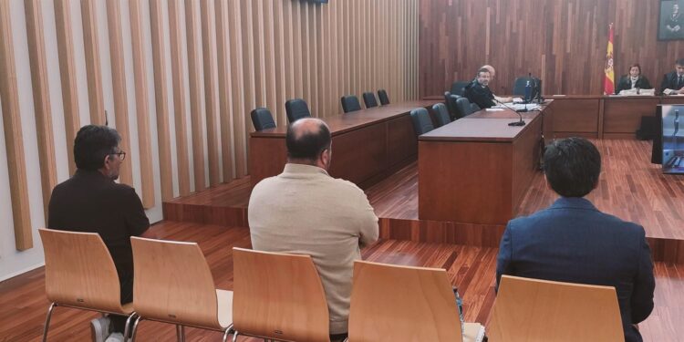Aplazado el juicio contra un exdirector de una sucursal bancaria de Vigo por cuestiones procesales