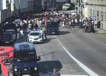 Colapso en Beiramar en el inicio de la huelga del metal: los trabajadores toman las calles de Vigo