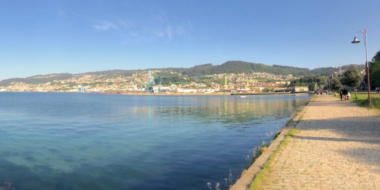 Rescatan a una menor de edad que se cayó al mar en la ETEA